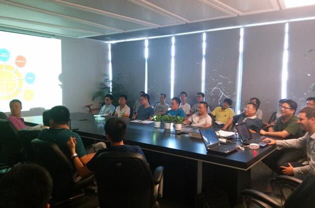 国际团队BIM专家在1277星际电子课堂